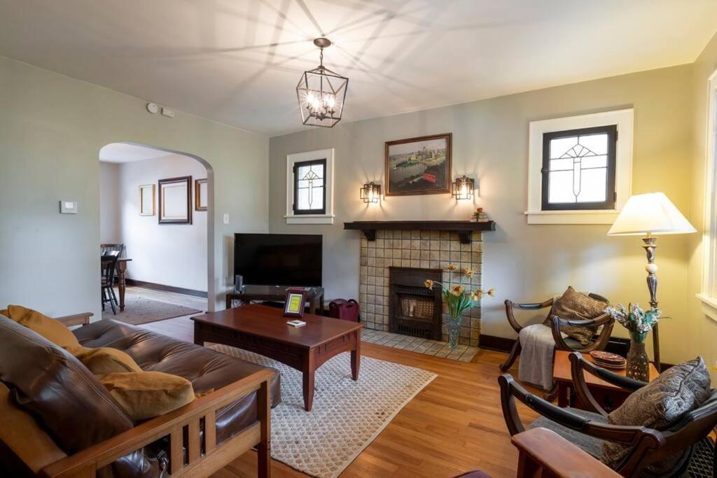 Craftsmen Charmer With Easy City & Airport Access Pittsburgh Exterior photo